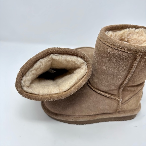 Bearpaw Emma Youth Suede Ugg Boots in EUC - Picture 5 of 8